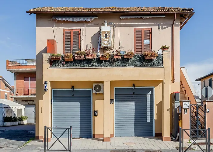 LA CASETTA NELLA MACCHIA di BENEDETTA